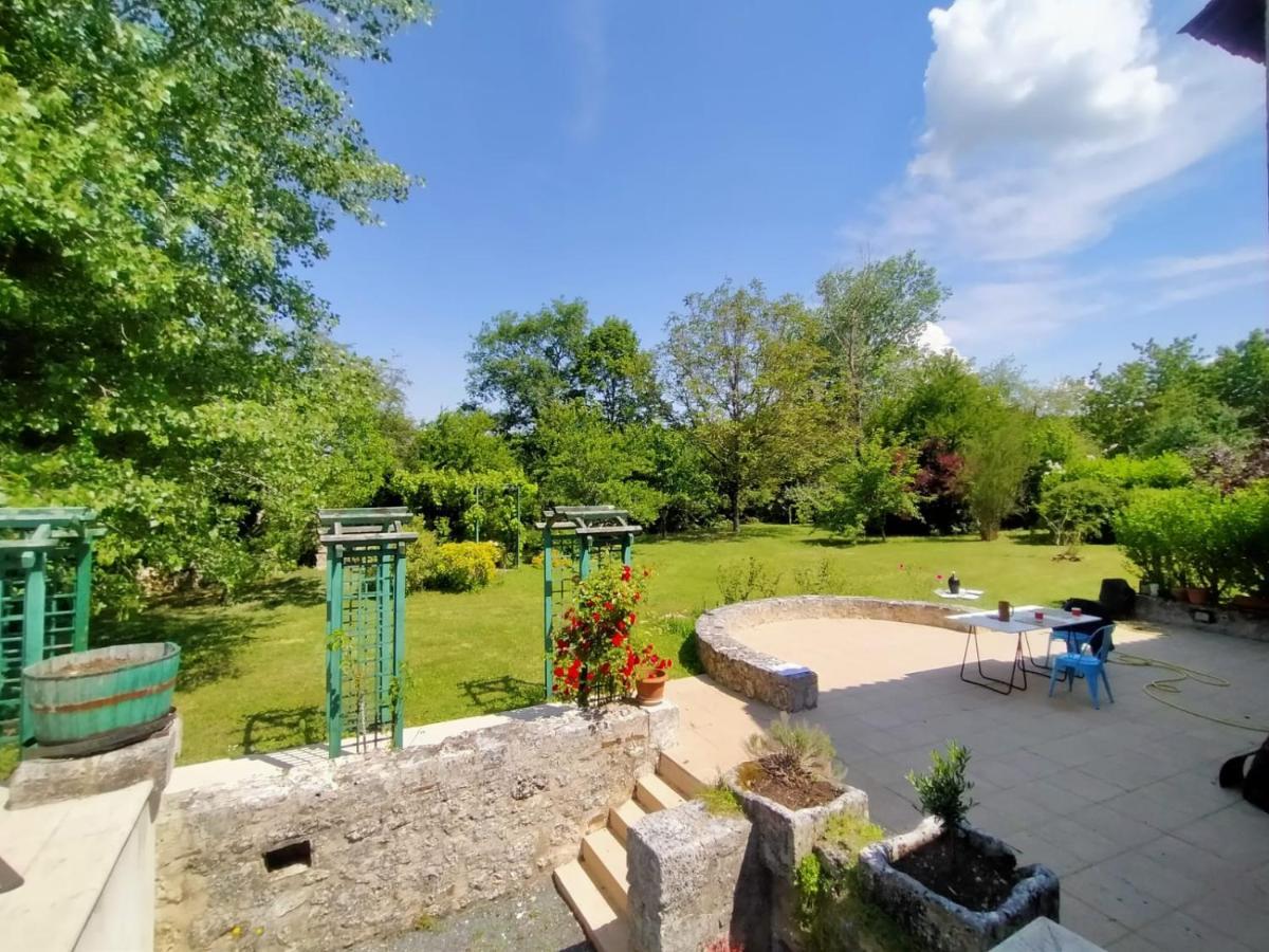 Paussac-et-Saint-Vivien Grande Villa Au Coeur De La Dordogne מראה חיצוני תמונה