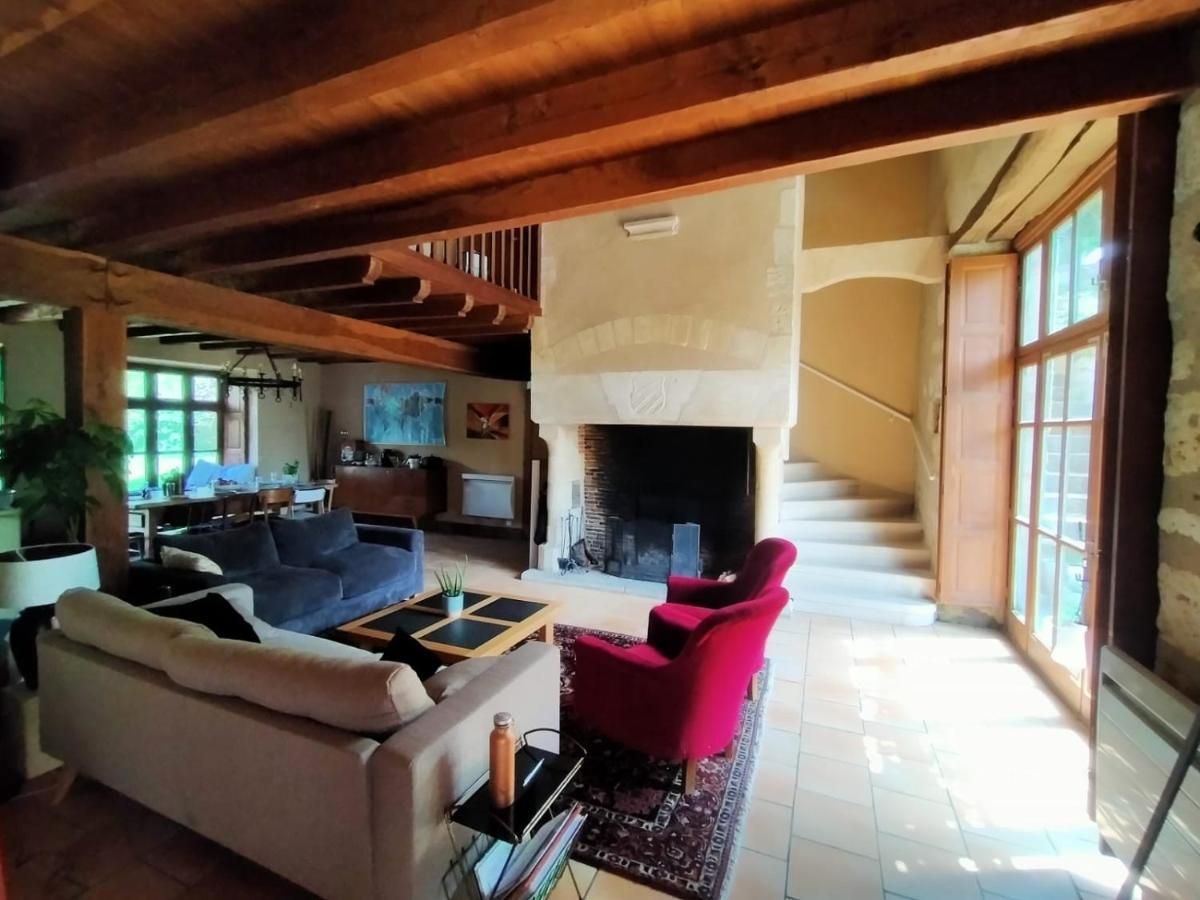Paussac-et-Saint-Vivien Grande Villa Au Coeur De La Dordogne מראה חיצוני תמונה