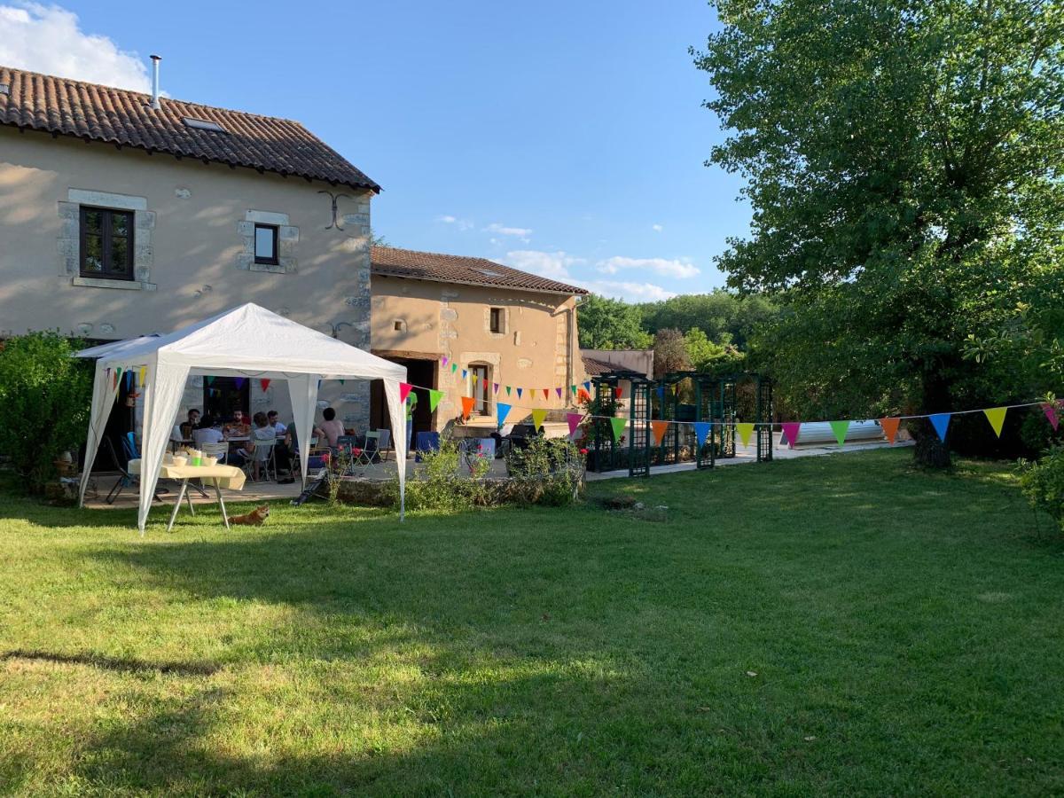 Paussac-et-Saint-Vivien Grande Villa Au Coeur De La Dordogne מראה חיצוני תמונה
